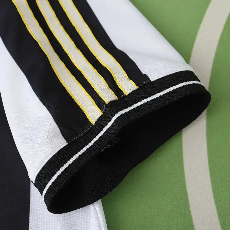 Newcastle United F.C. Home Retro Fan Version 97/99 Season Jersey