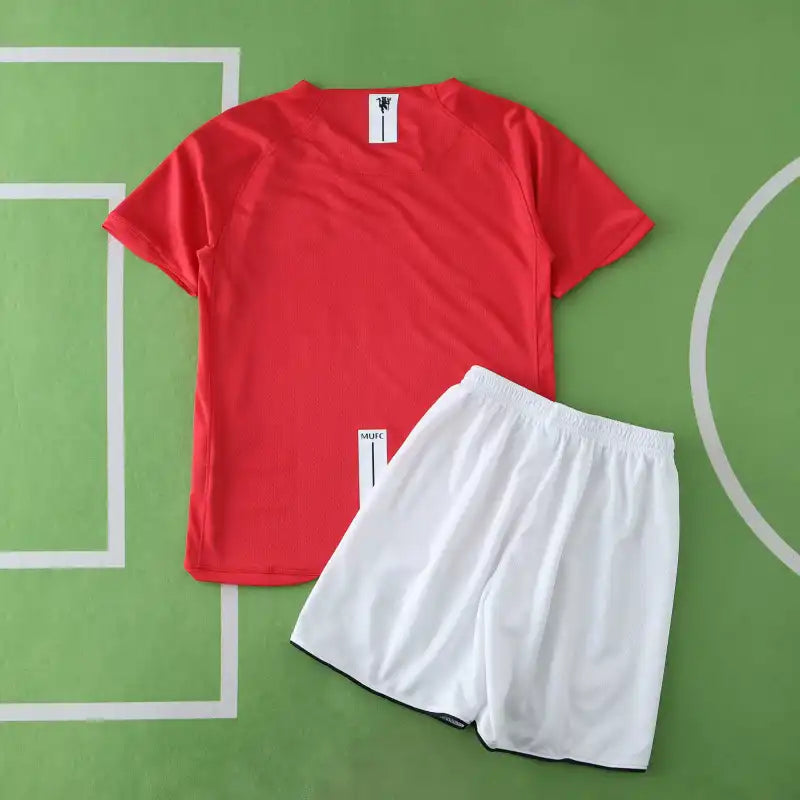 Manchester United F.C. Home Retro Kids Kit 07/08 Season